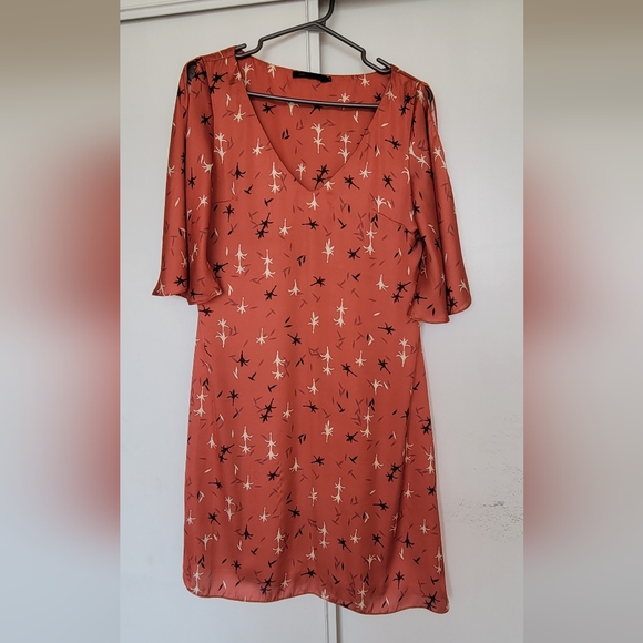 🇧🇷 Satin Like Dress - Picture 1 of 4